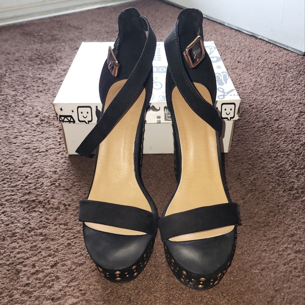 Suede Heels - Picture 4 of 8